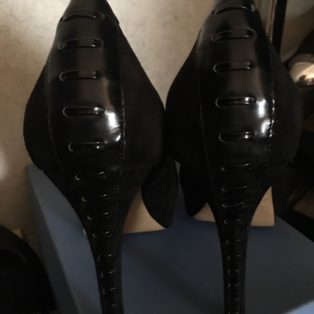 Ladies Suede Pumps - Picture 3 of 3